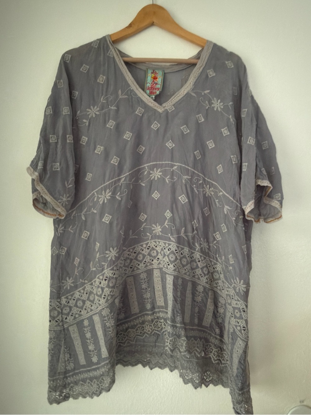 Johnny Was Embroidered Top Gray Floral Cupra Cotton Tunic Short Sleeve XL
